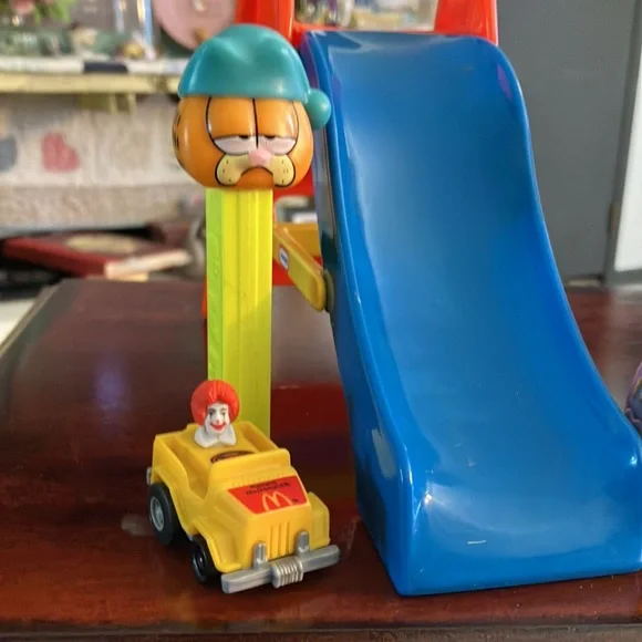 Lot of Vintage Toys - Picture 2 of 14